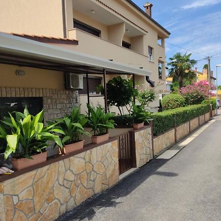 Apartment Mara Пореч Екстериор снимка