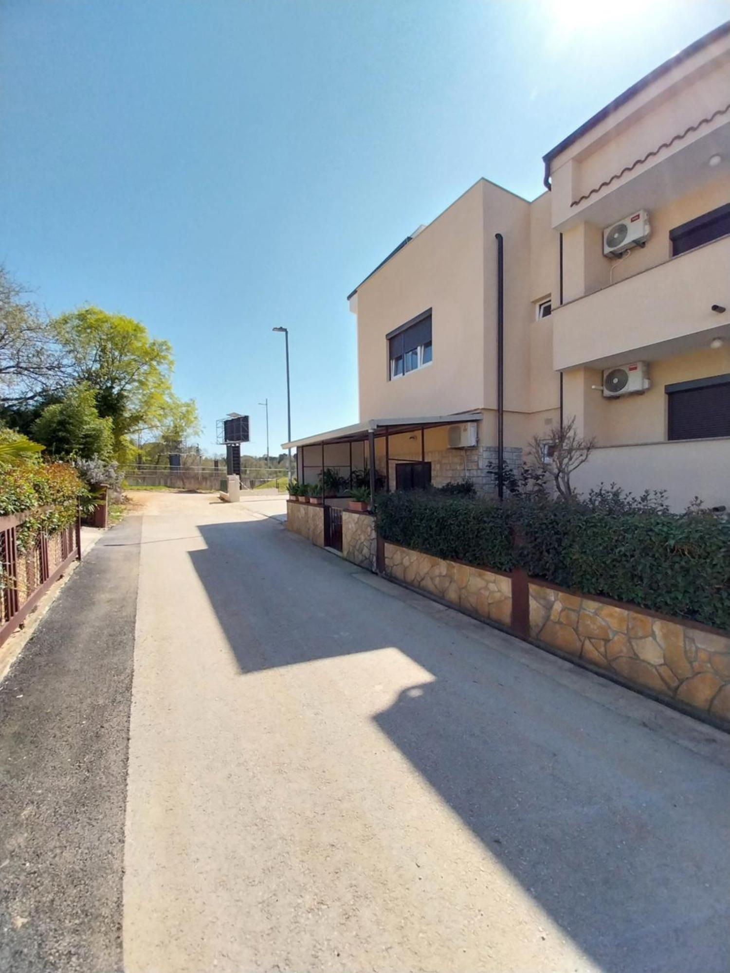 Apartment Mara Пореч Екстериор снимка